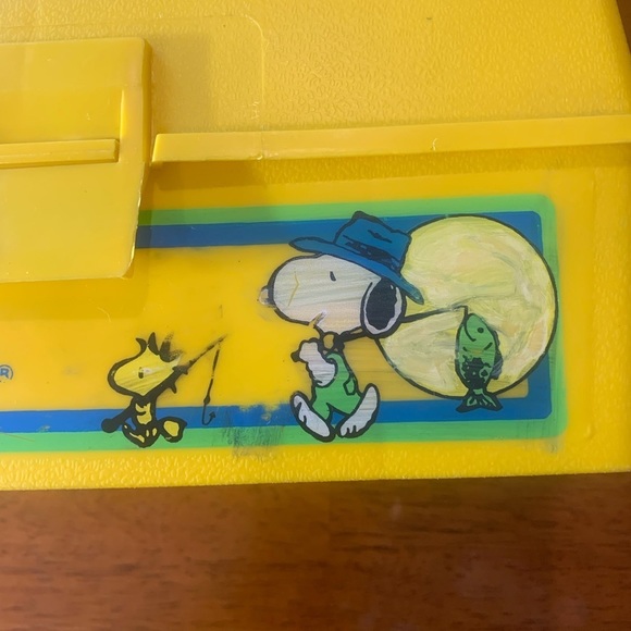 SNOOPY Catch ‘Em Tackle Box Used Great Condtion Peanuts Zebco - Picture 4 of 17